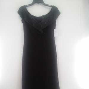 EnFocus Studio Off the Shoulder Black Gown with silver glitter Size 8 NWT